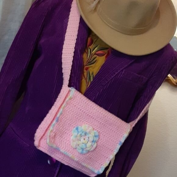 Pink handmade knit purse - Picture 2 of 7